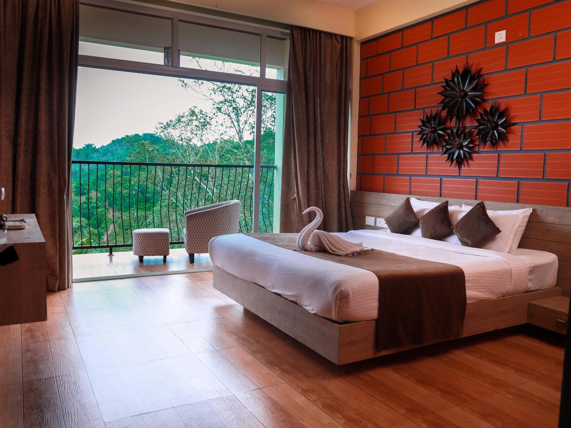 Serene Crest Resort مانانثافادي المظهر الخارجي الصورة