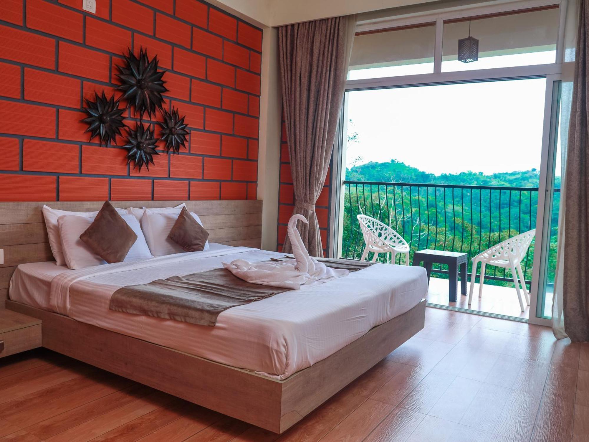 Serene Crest Resort مانانثافادي المظهر الخارجي الصورة